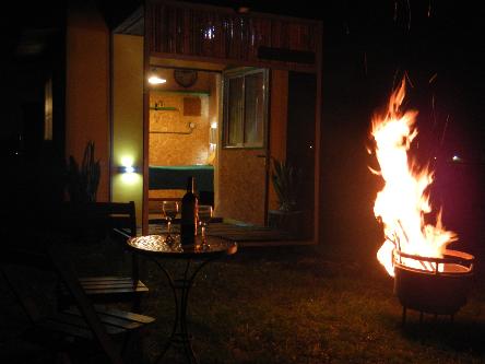 iniciarse al campamento, base, acampada, camping, acampar, camper, refugio, dormi, donde dormir, cabaña, hospedaje, donde hospedarse, hotel barato, ambiente, sala de maquinas, exclusivo, exclusividad, camping de lujo, glamping argentina, relax, relajarse, relajacion, siesta, tranquilidad, sosiego, estancia, pasto, aire, acondicionado, desayuno, mate en la cama, pileta, sombrilla, colchoneta inflable, fin de semana, week end, sabado, domingo, feriado, fin de semana largo, feriado puente, salida, parejas, turismo rural, viaje, viajecito escapada, viajeta, cerca, capital, pocos km, costa atlantica, autopista zona sur, lobos, cañuelas, san miguel del monte, uribelarrea, udaondo abott, campo, fogon, bolsa de dormir, linternas, mosquitero, pesca, paseos en globo, planeadores, alquiler cuatriciclos, cabalgatas, cabalgar, caballos, parque4x4, smata, maximo paz, vicente casares, ezeiza, horno de barro, asado, amigos, familia, chicos chicos, pequeños, primera experiencia, naturaleza, verde, salir a pescar, hacer un fueguito, leer un libro, tranquilo, hamaca, paraguaya, siesta en los arboles, pastos altos